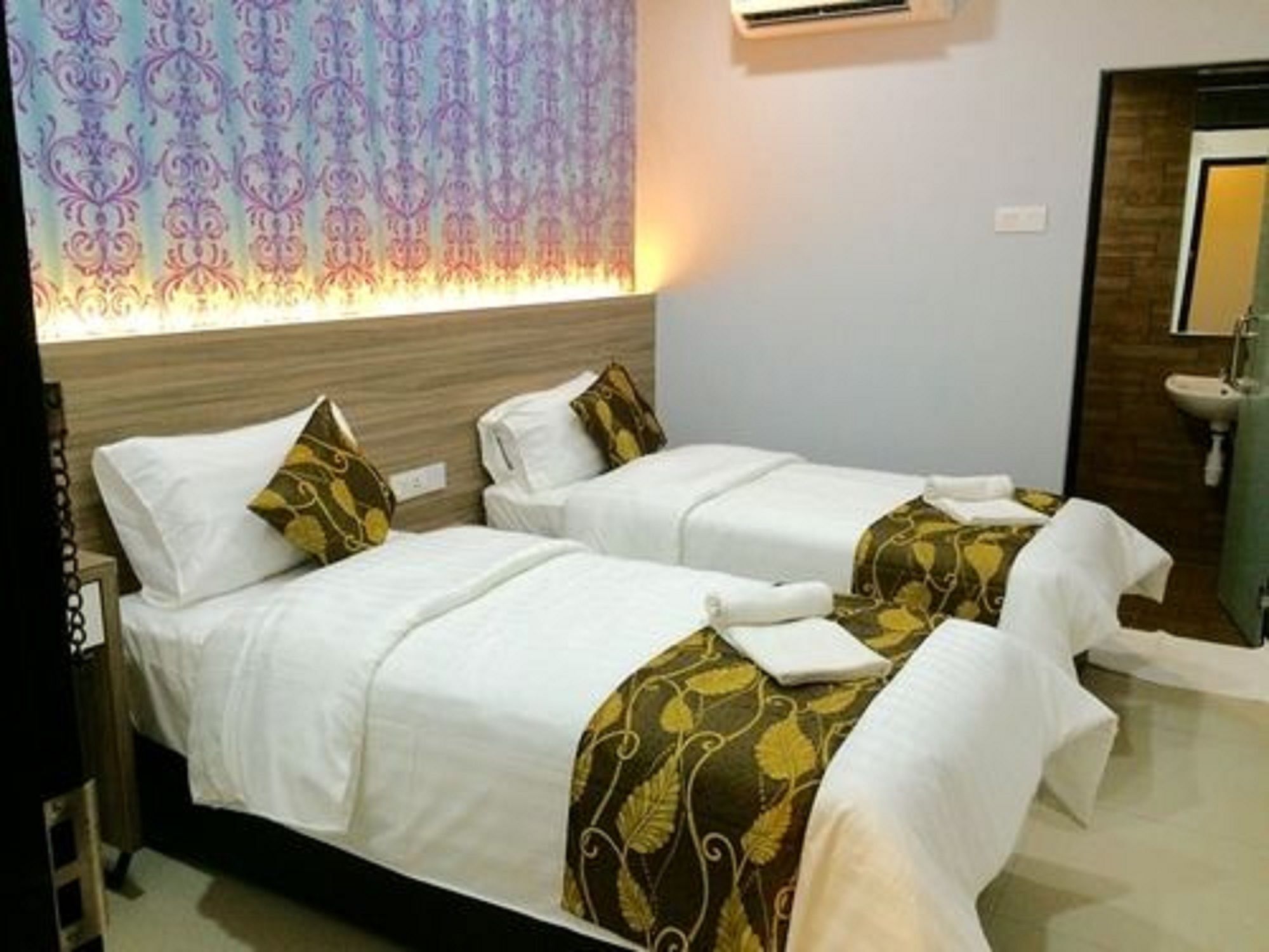D'Metro Hotel Shah Alam Exterior photo